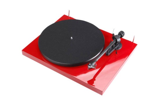 Pro-Ject Debut Carbon.